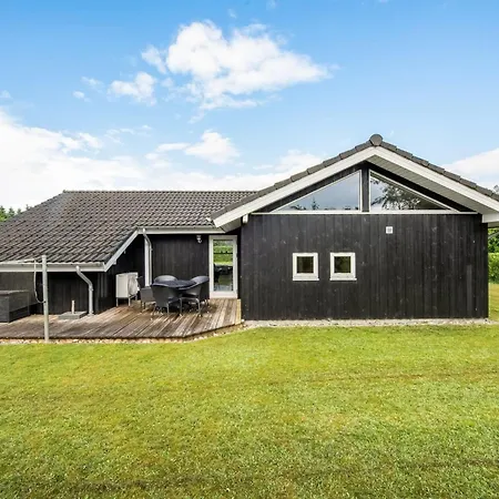Vakantiehuis Tobias - 30km From The Sea By Interhome