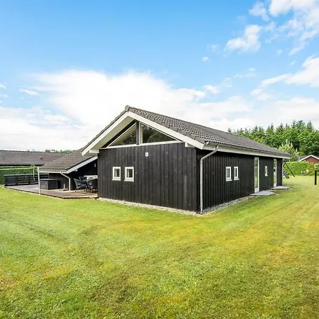 Vakantiehuis Tobias - 30km From The Sea By Interhome *